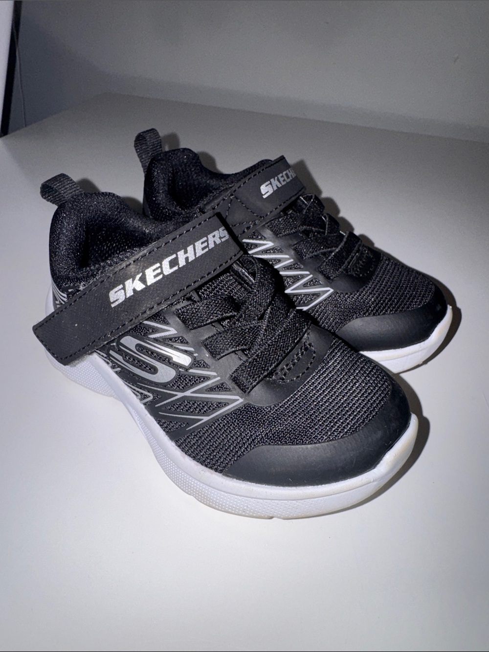 Toddler Skechers Black and White Velcro Athletic Sneakers - Size 6c